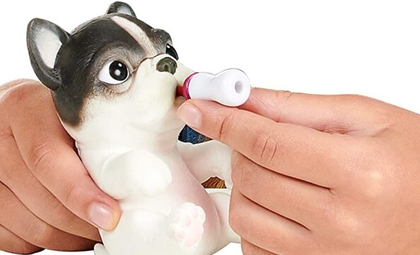 Pack con pequeño bulldog interactivo OMG Pets