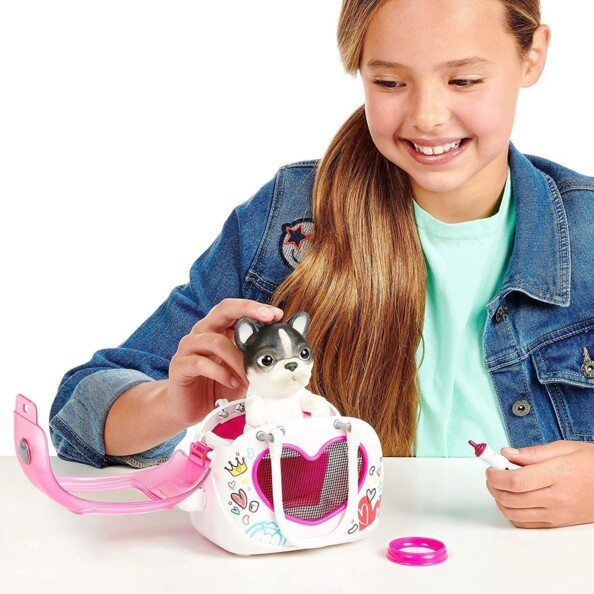 Pack con pequeño bulldog interactivo OMG Pets