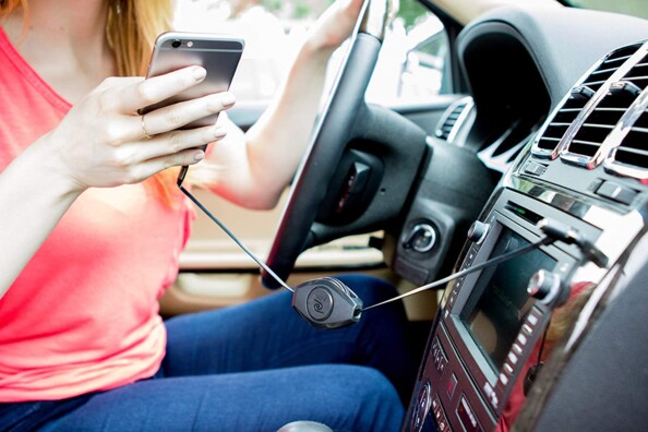 Cable jack retráctil con micrófono integrado