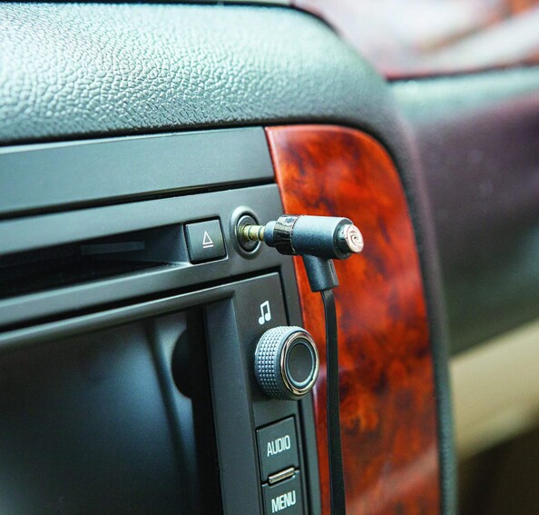 Cable jack retráctil con micrófono integrado