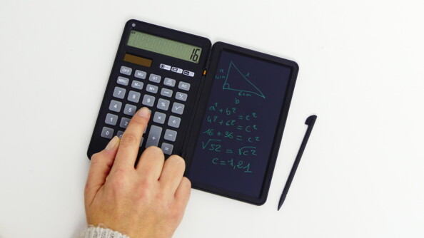 Calculadora con pizarra mágica para estudio y uso diario
