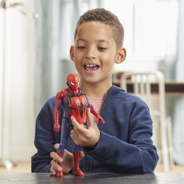 Figura de Spider-Man de 30 cm – colección Titan Hero