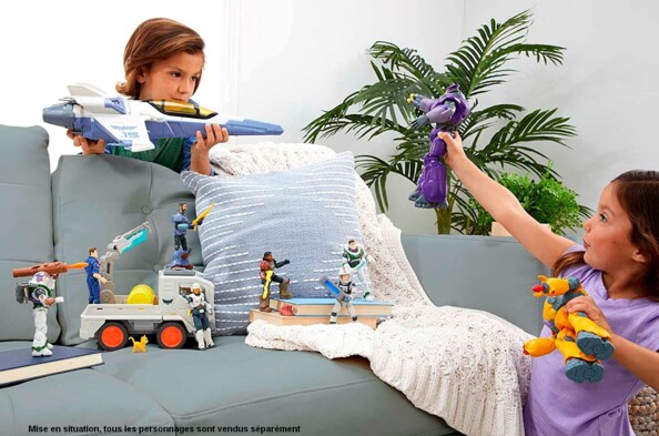 Gran figura articulada de Zurg con proyectiles