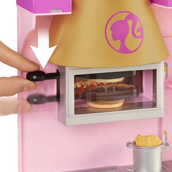 Restaurante de Barbie y su muñeca