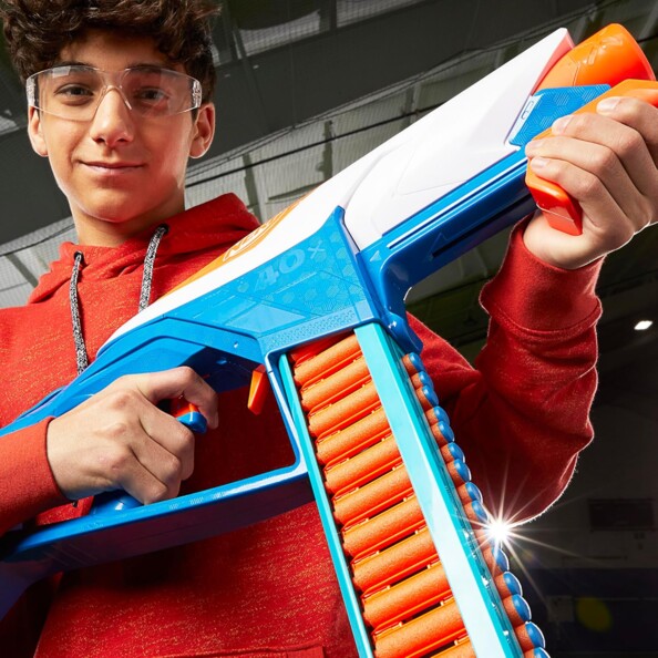 Bláster Nerf N Series Infinite con 80 dardos para batallas intensas