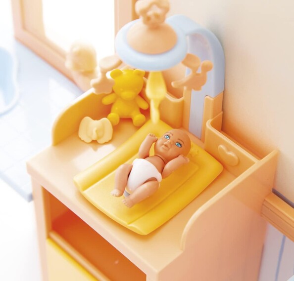 Muñeca Steffi embarazada con bebé sorpresa