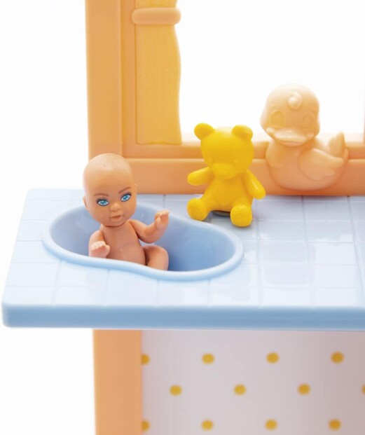 Muñeca Steffi embarazada con bebé sorpresa