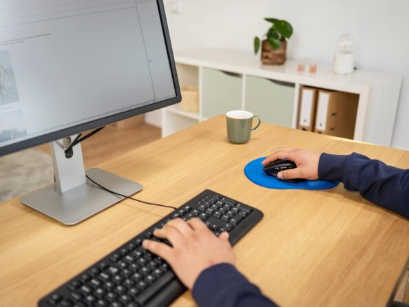 Tapete de ratón ergonómico Trust azul con gel