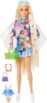 Muñeca Barbie Extra con vestido de flores y su conejito mascota