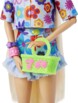 Muñeca Barbie Extra con vestido de flores y su conejito mascota