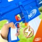 Lanzador de dardos Nerf Fortnite Blue Shock con disparo rápido motorizado